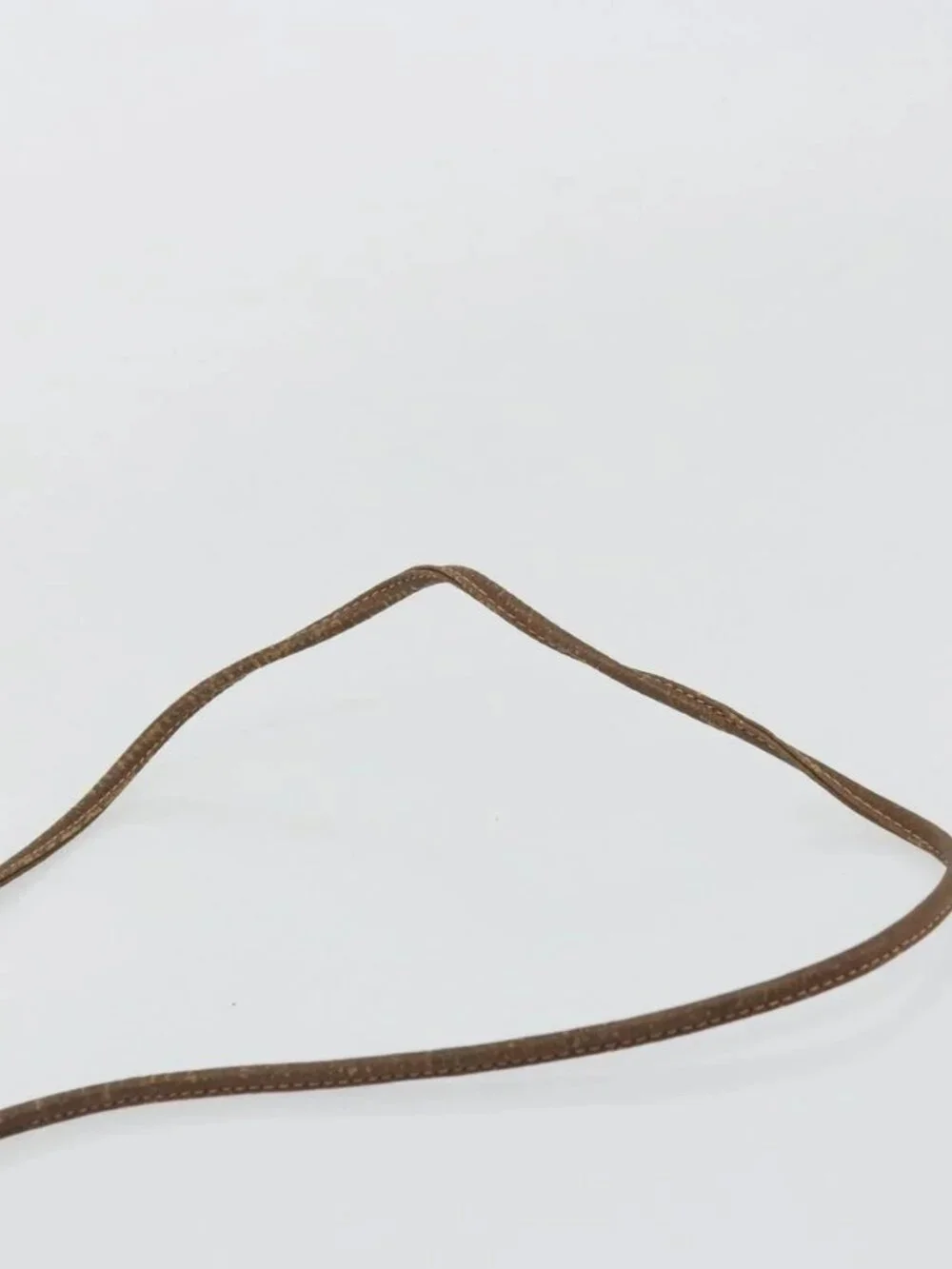 Gucci brand	gucci color	beige
